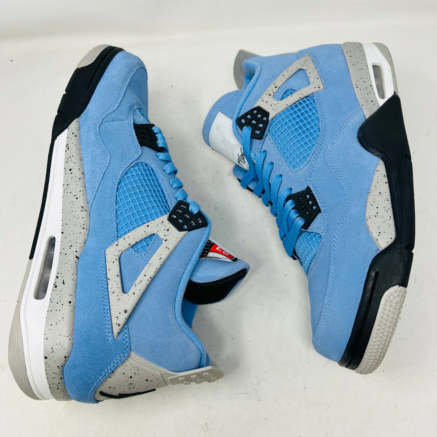 Jordan 4 Retro University Blue