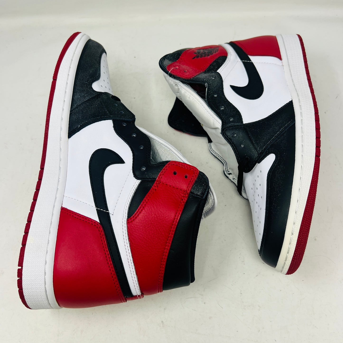 Jordan 1 Retro Black Toe (2016)