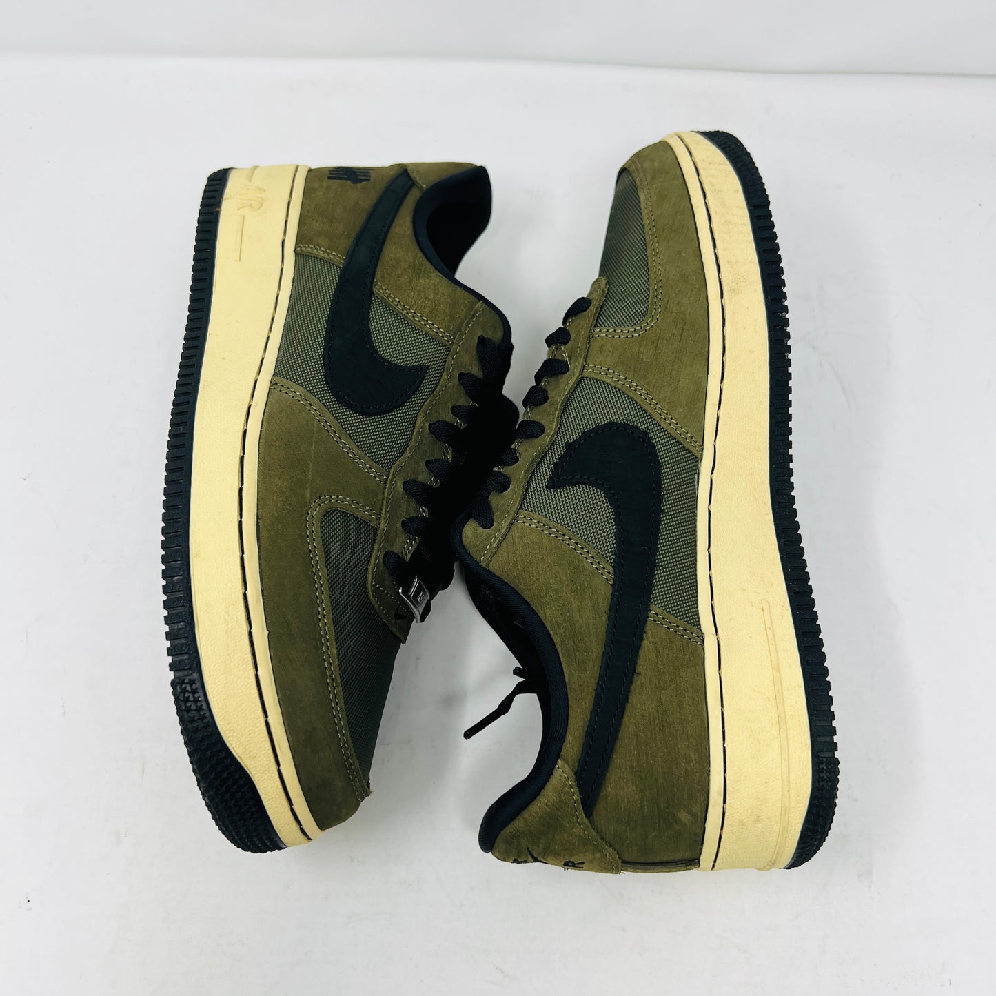 Nike Air Force 1 Low SP Undefeated Ballistic Dunk vs. AF1