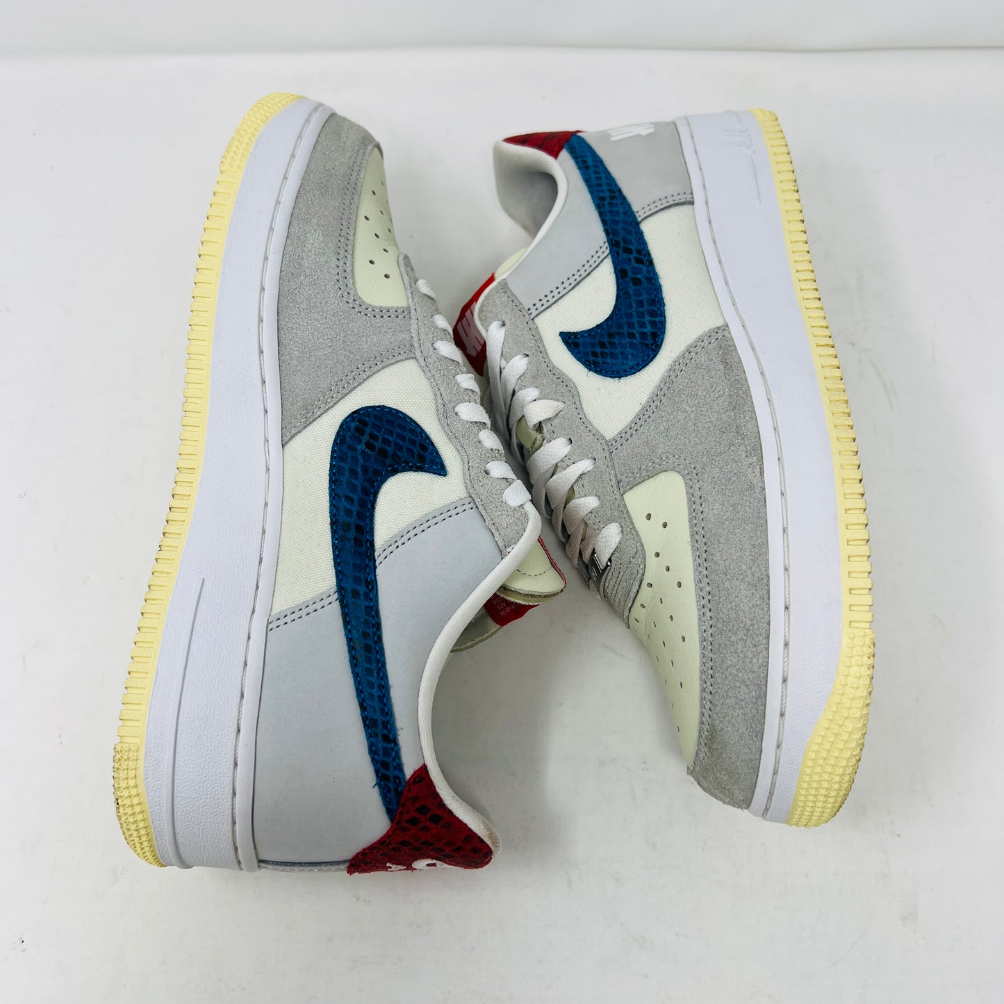 Nike Air Force 1 Low SP Undefeated 5 On It Dunk vs. AF1