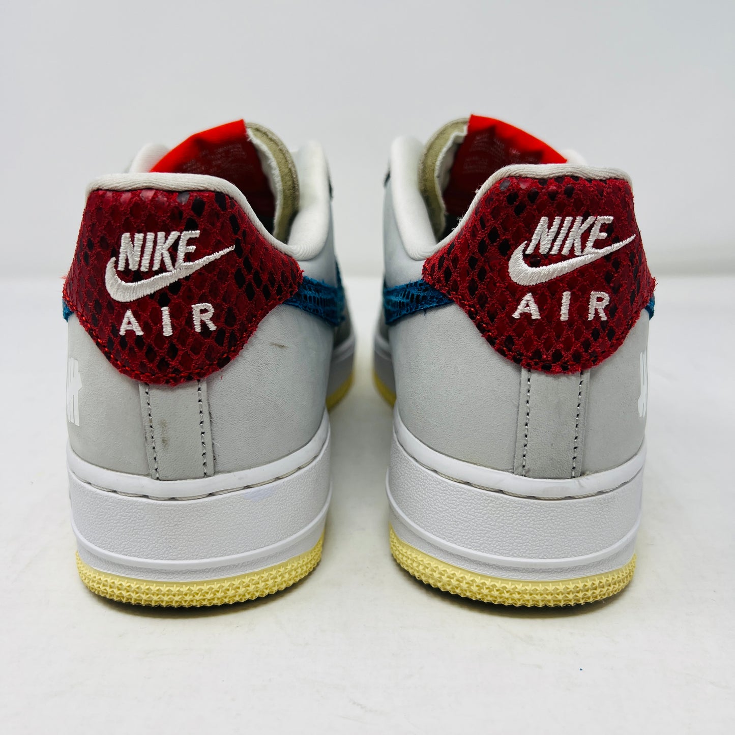 Nike Air Force 1 Low SP Undefeated 5 On It Dunk vs. AF1