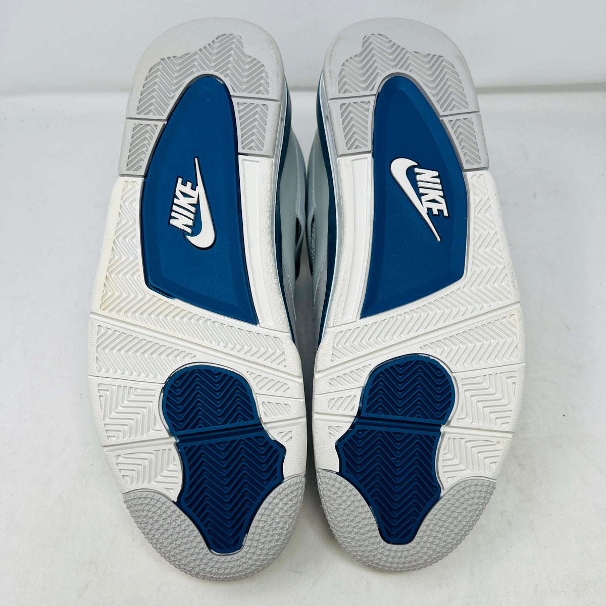 Jordan 4 Retro Military Blue (2024)