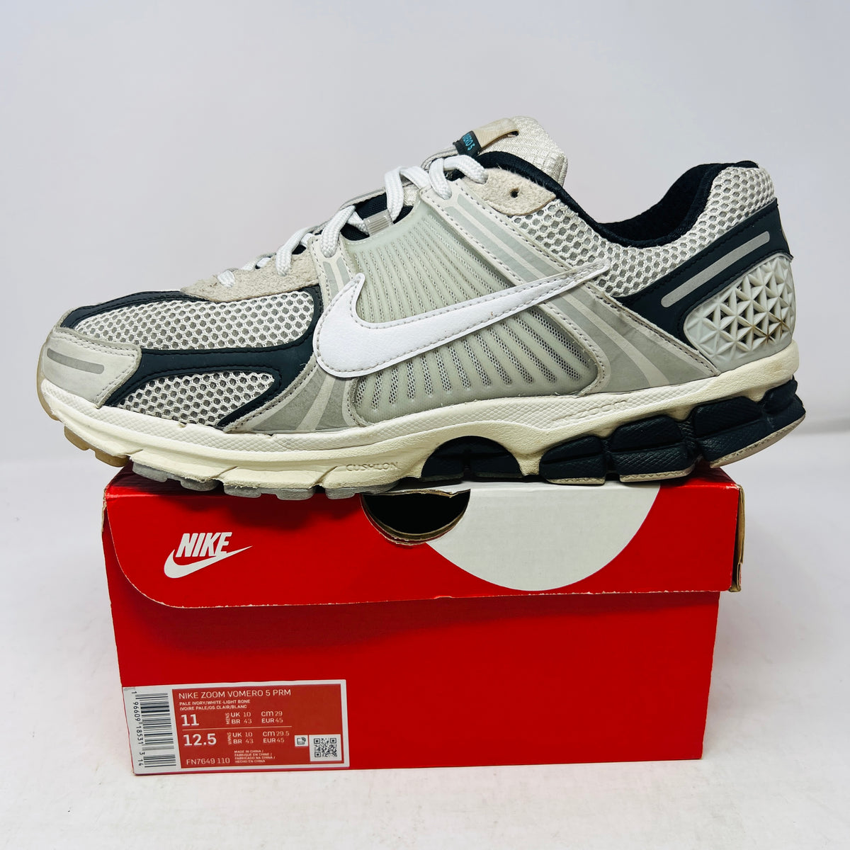 Nike Zoom Vomero 5 Supersonic Light Bone Black