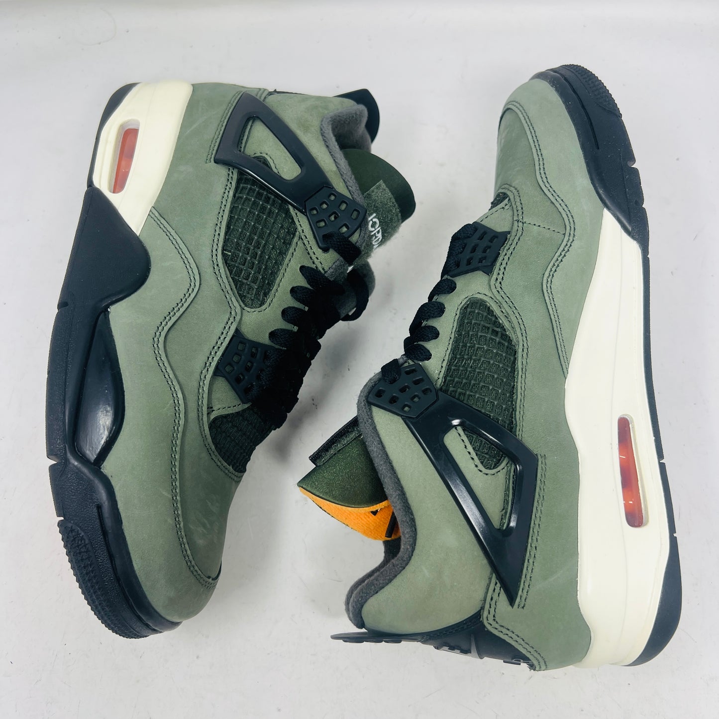 Jordan 4 Retro OG SP Undefeated (2025)