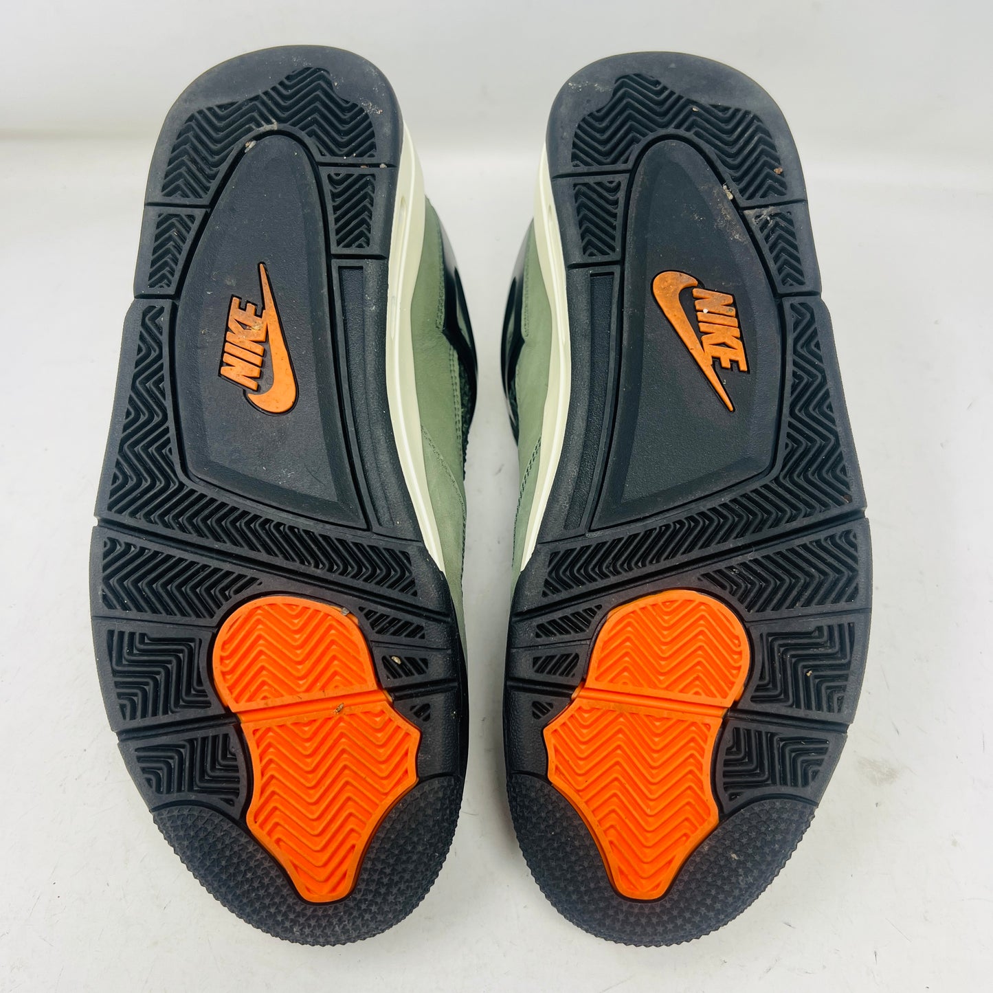 Jordan 4 Retro OG SP Undefeated (2025)