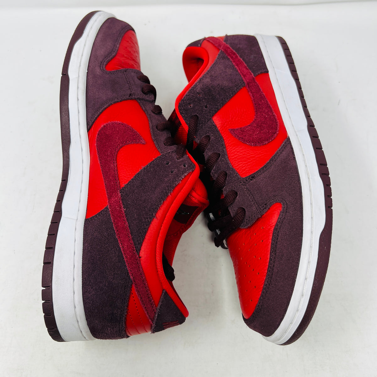 Nike SB Dunk Low Cherry
