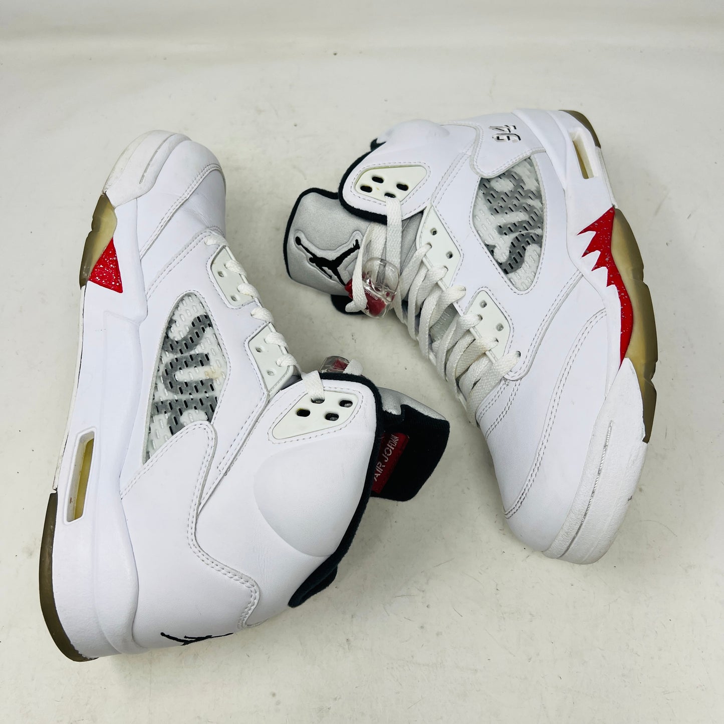Jordan 5 Retro Supreme White