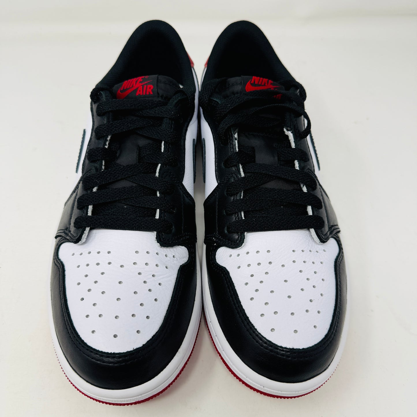 Jordan 1 Retro Low OG Black Toe (2023)