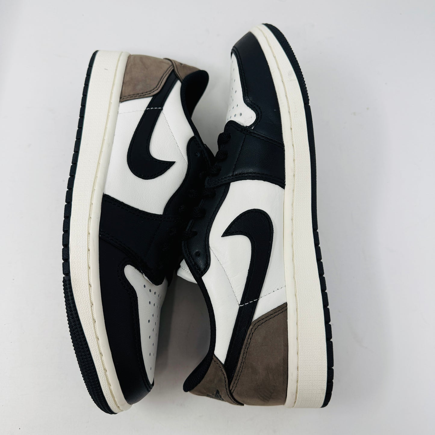Jordan 1 Retro Low OG Mocha