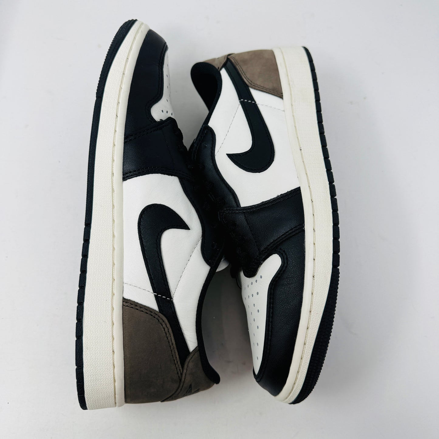 Jordan 1 Retro Low OG Mocha