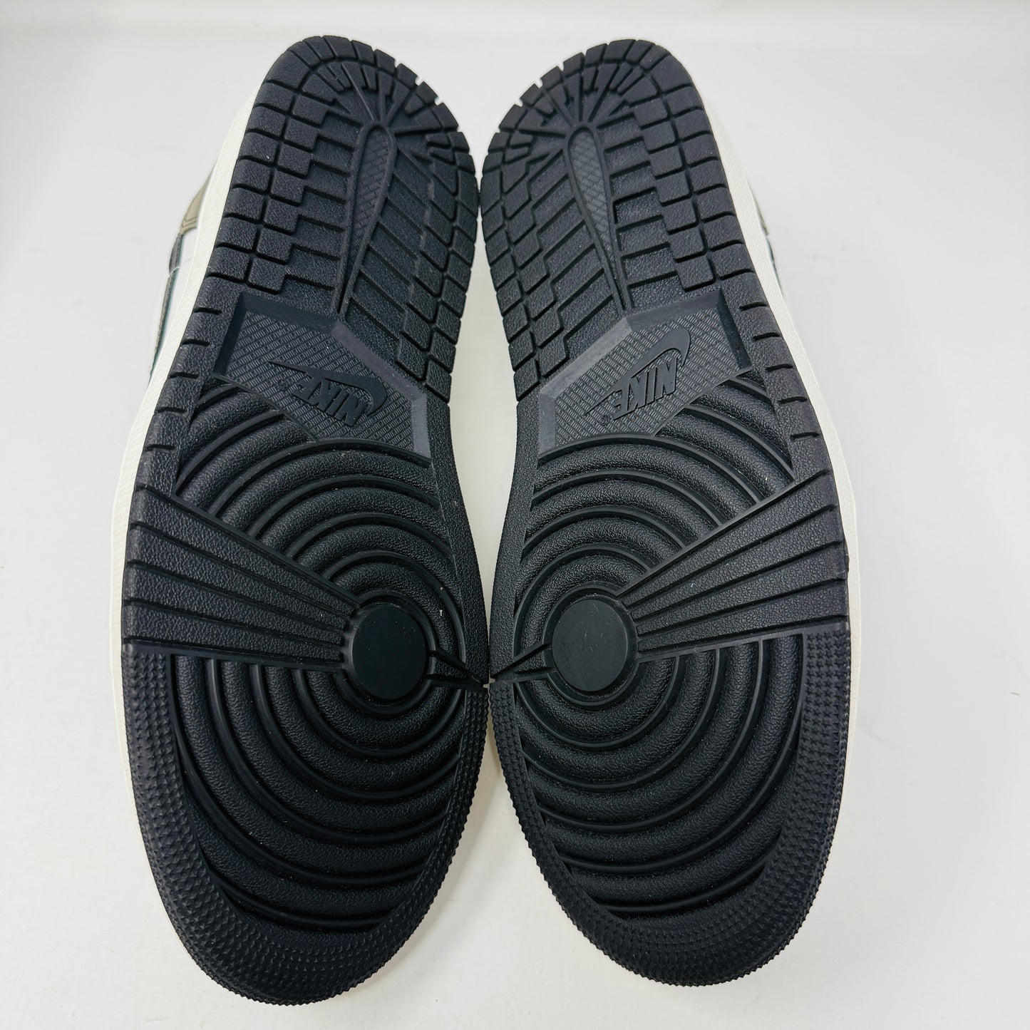 Jordan 1 Retro Low OG Mocha