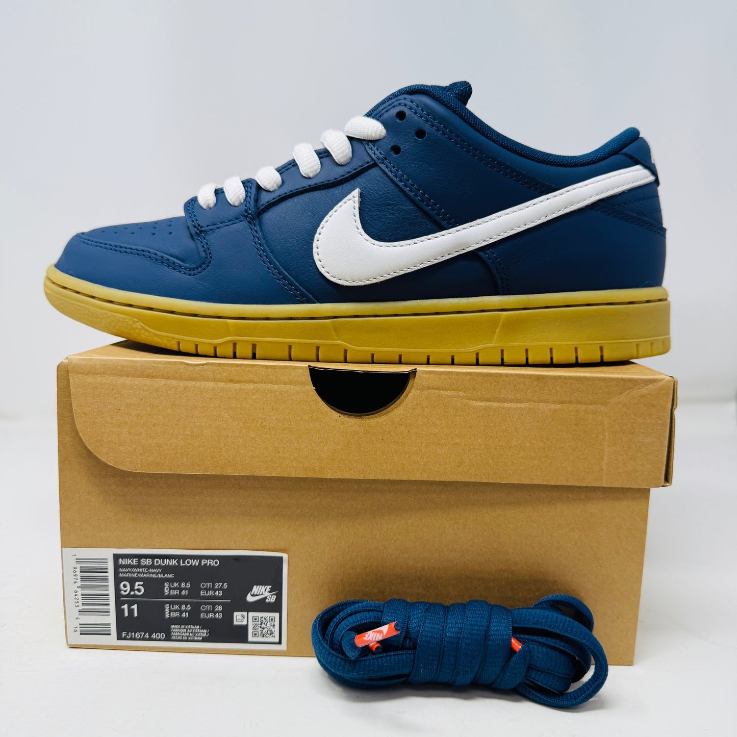 Nike SB Dunk Low Navy Gum