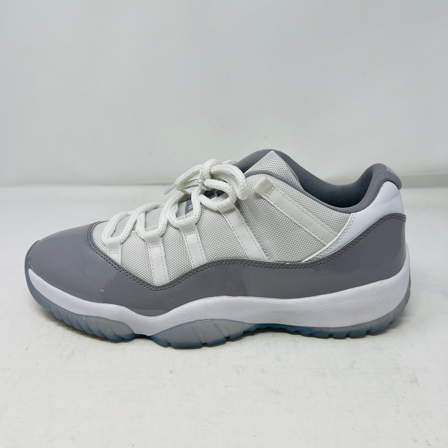 Jordan 11 Retro Low Cement Grey