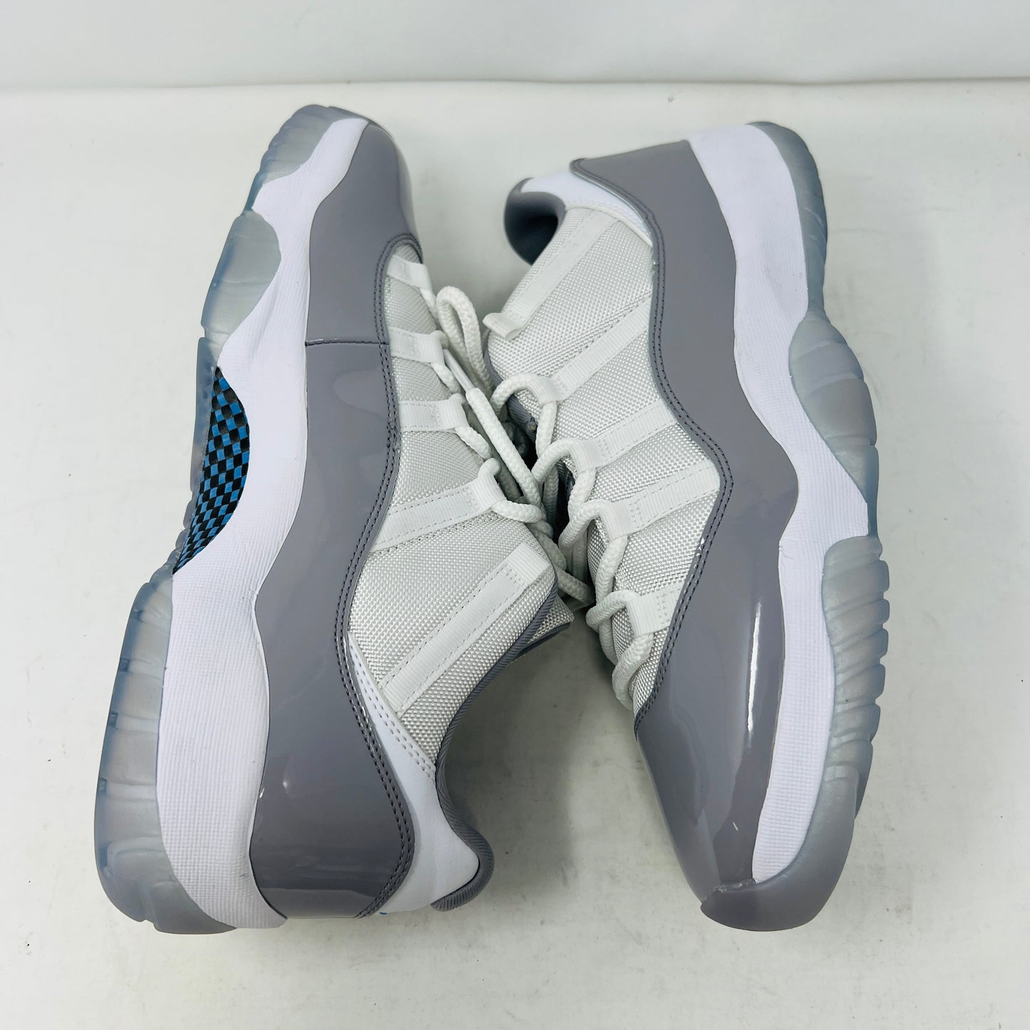 Jordan 11 Retro Low Cement Grey