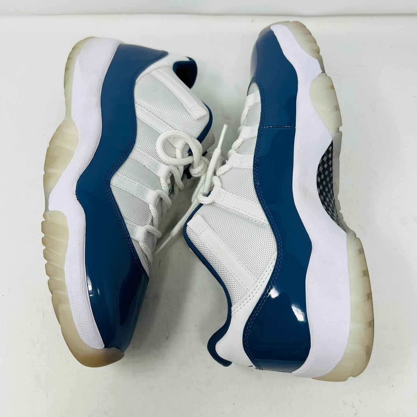 Jordan 11 Retro Low Diffused Blue