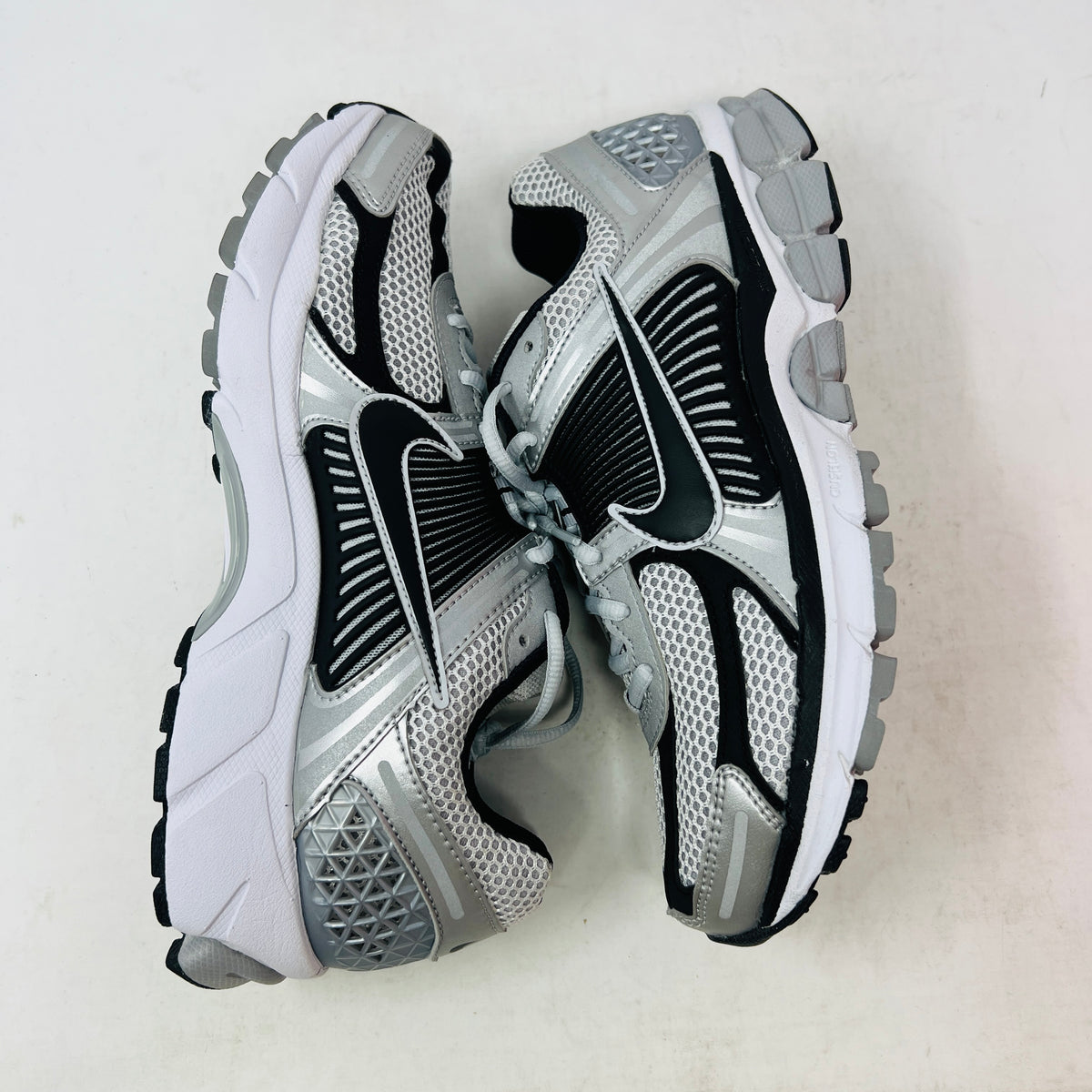 Nike Zoom Vomero 5 Metallic Silver Black