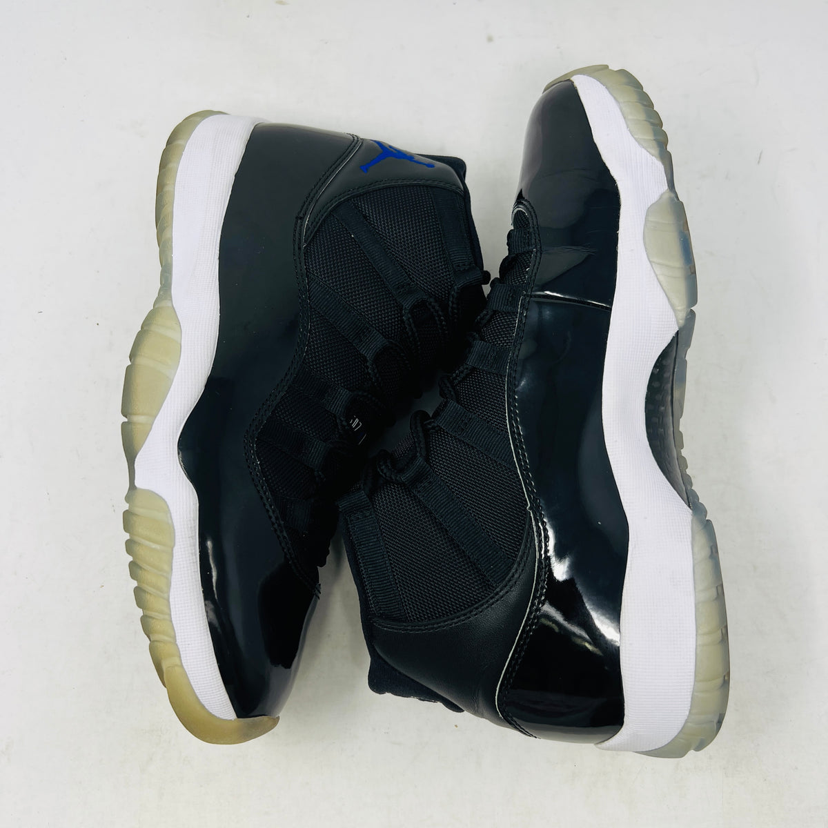 Jordan 11 Retro Space Jam (2016)
