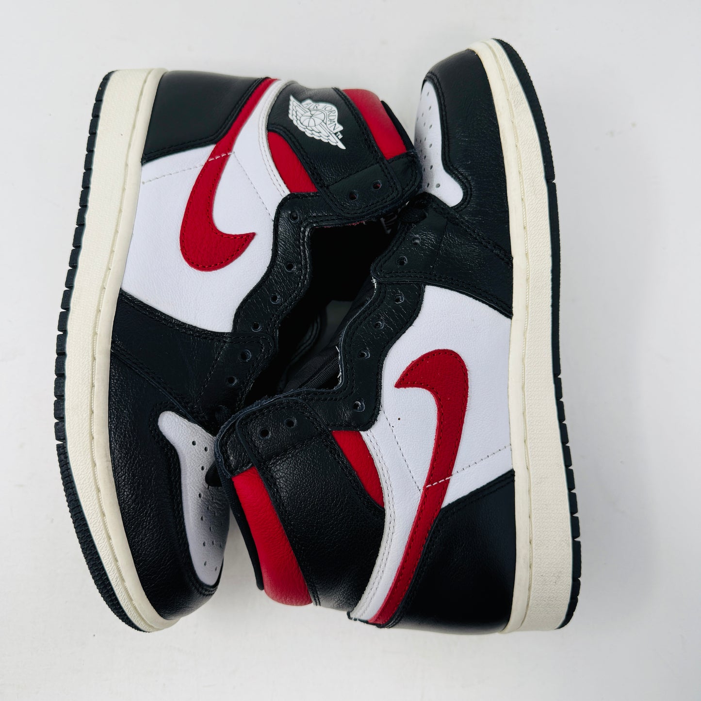 Jordan 1 Retro High Black Gym Red