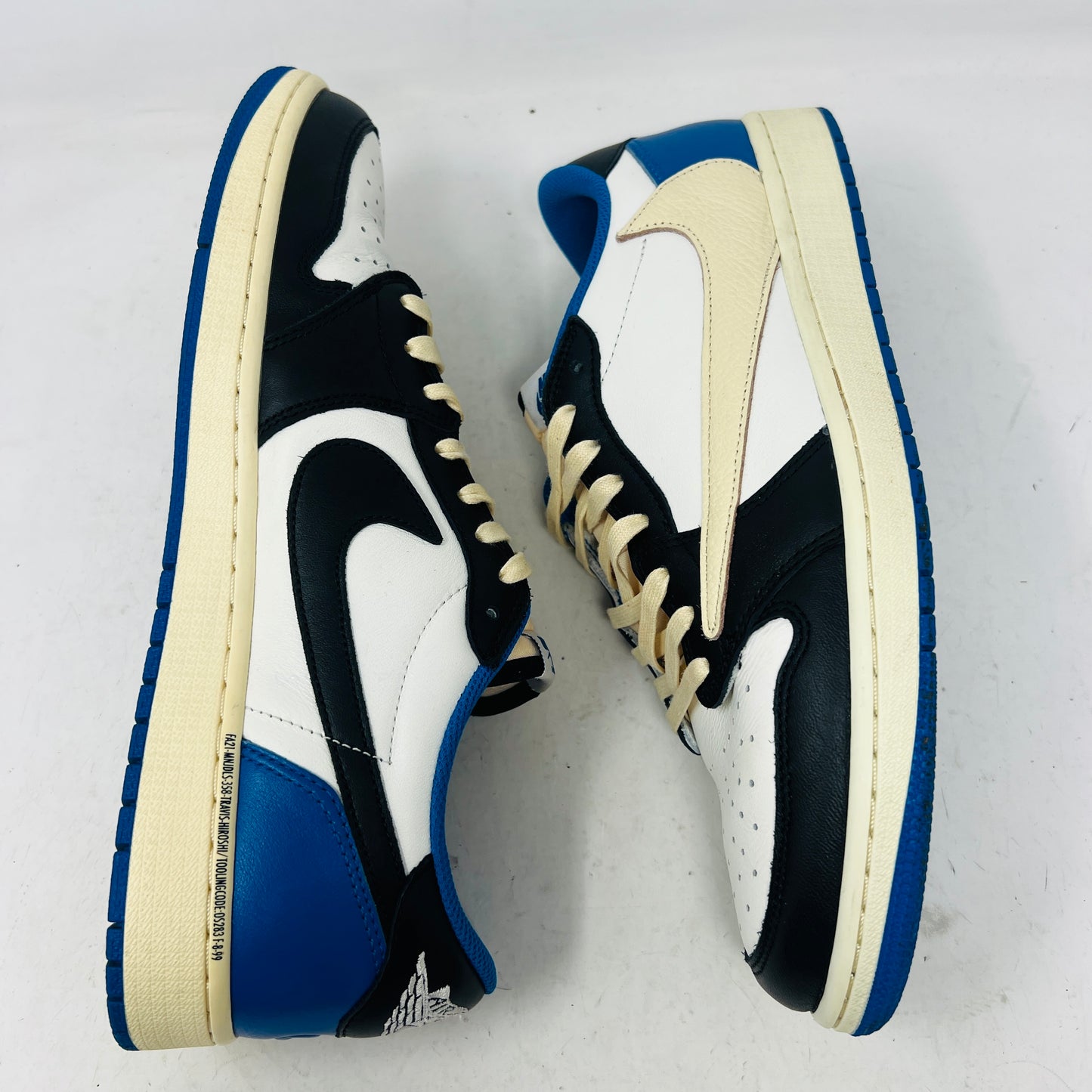 Jordan 1 Retro Low OG SP Fragment x Travis Scott