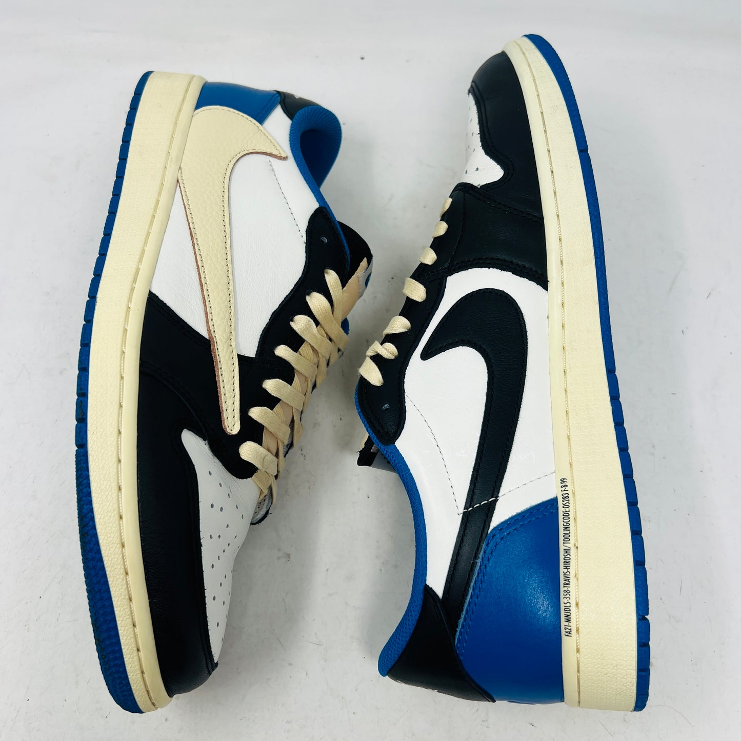 Jordan 1 Retro Low OG SP Fragment x Travis Scott