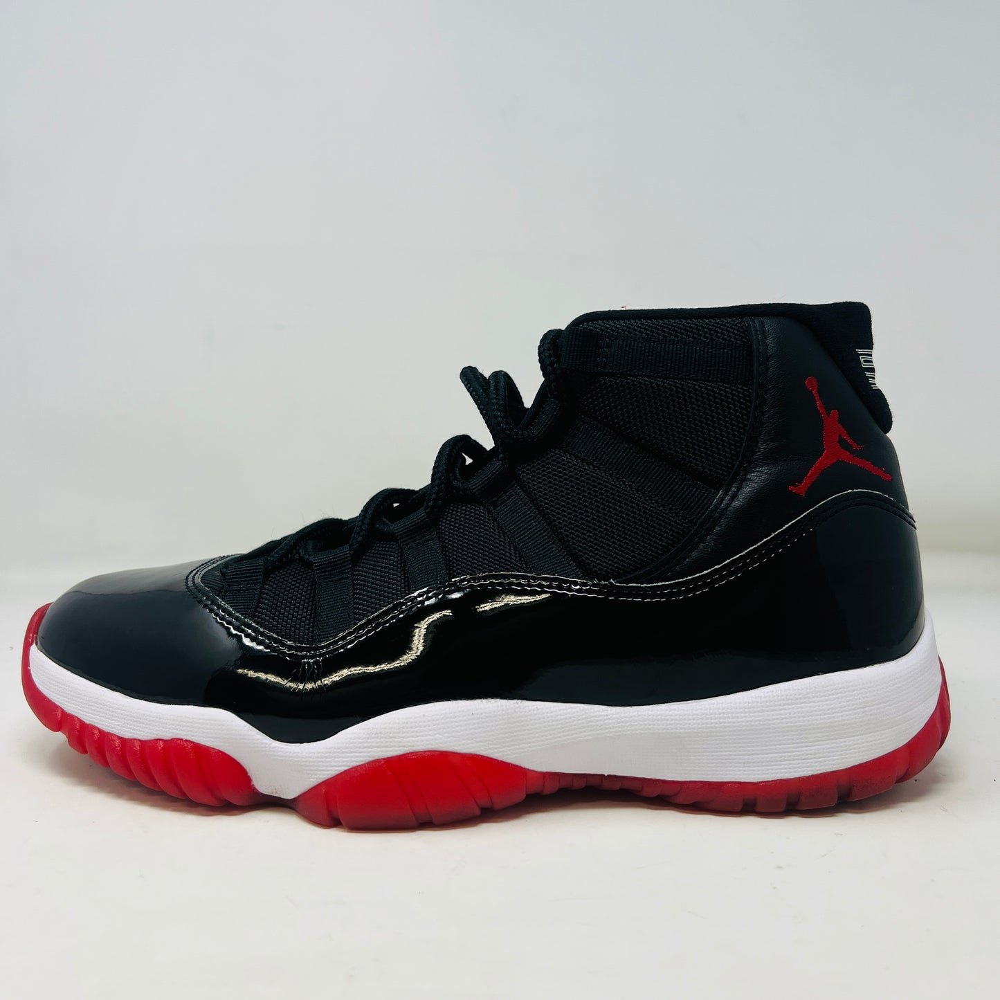 Jordan 11 Retro Playoffs Bred (2019)