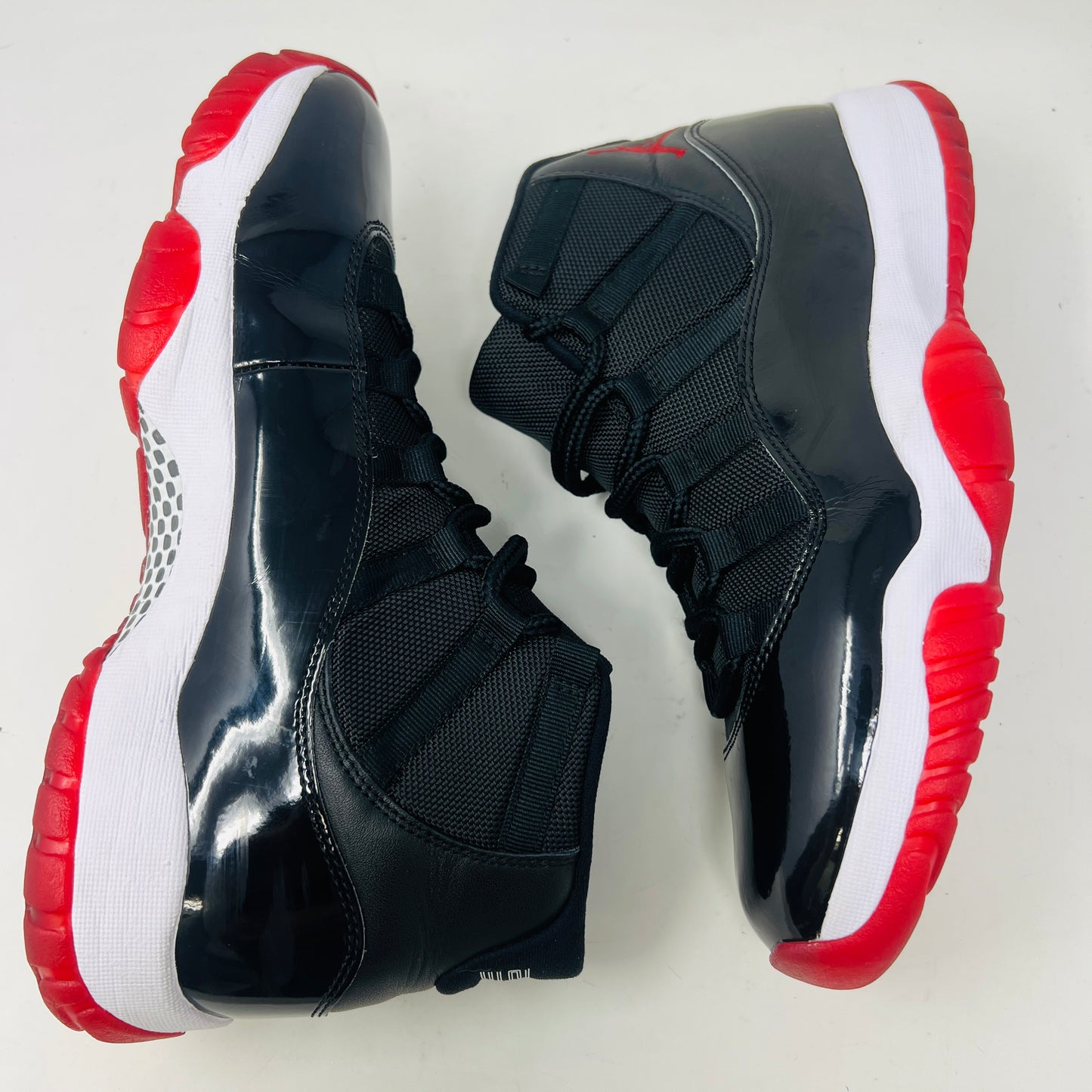 Jordan 11 Retro Playoffs Bred (2019)
