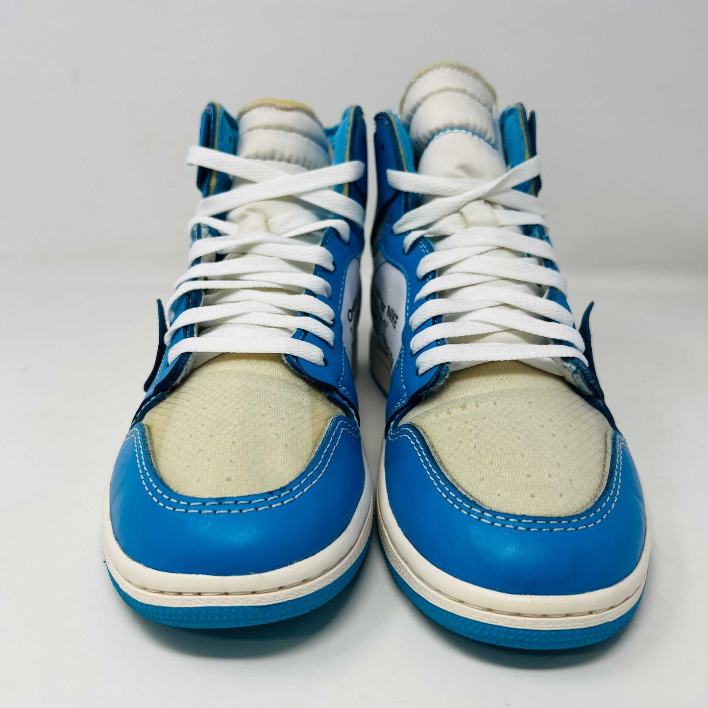 Jordan 1 Retro High Off-White University Blue sneakers, condition 8.5/10, 2018 release.