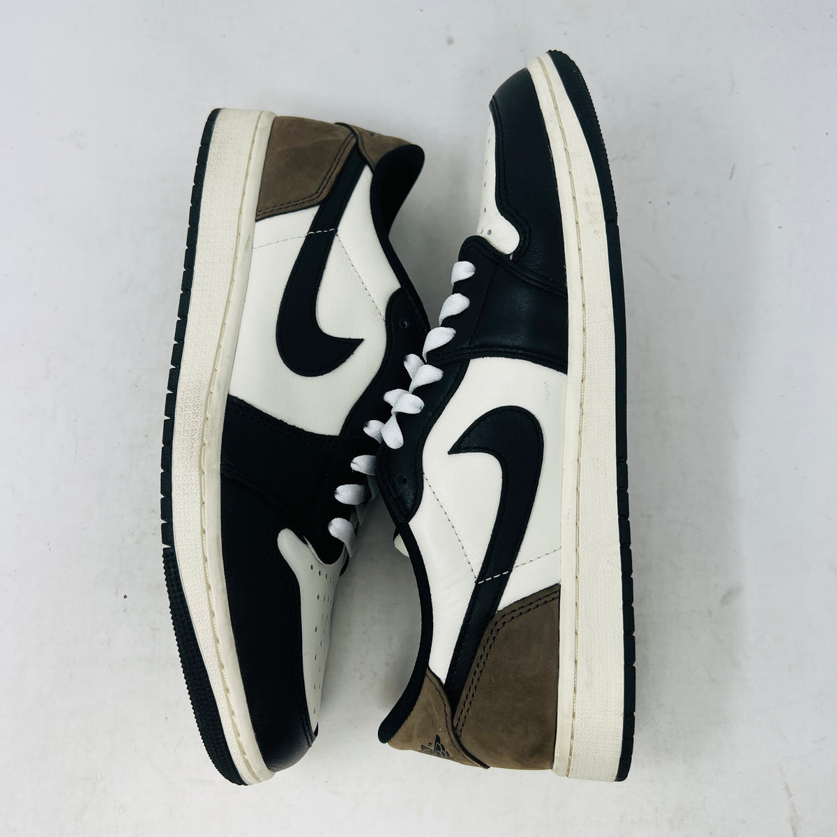 Jordan 1 Retro Low OG Mocha