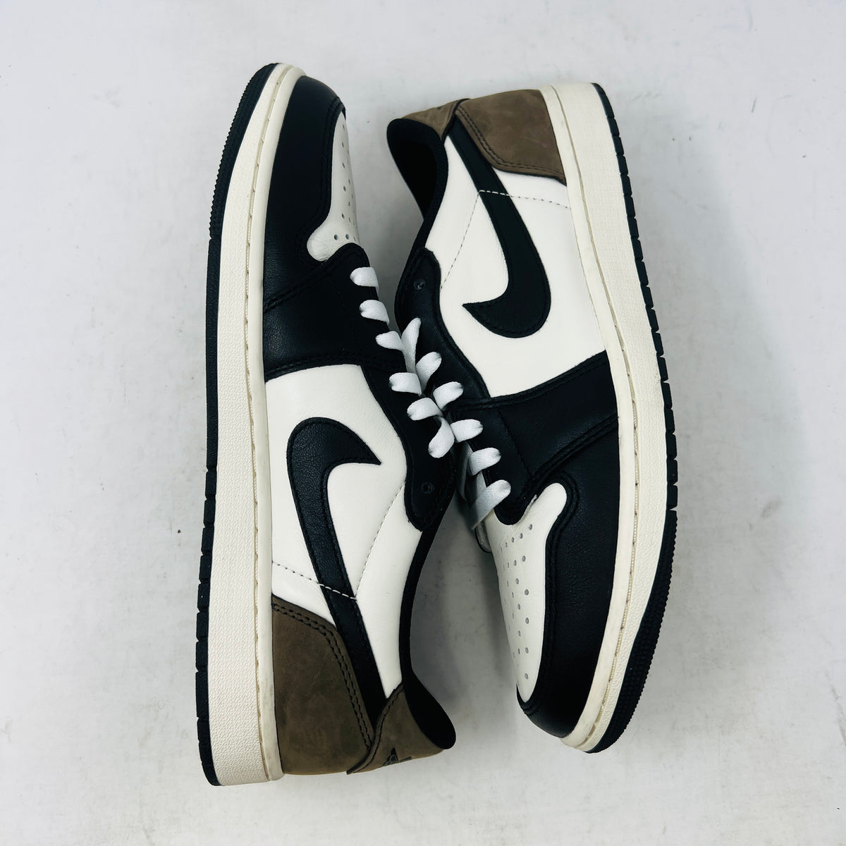 Jordan 1 Retro Low OG Mocha
