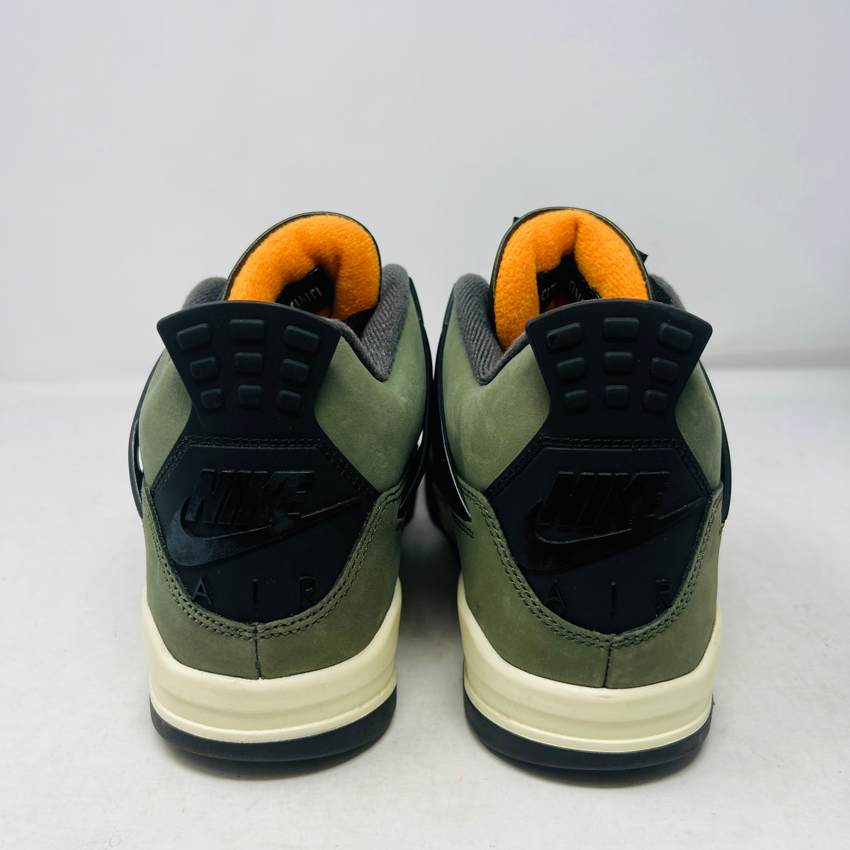 Jordan 4 Retro OG SP Undefeated (2025)