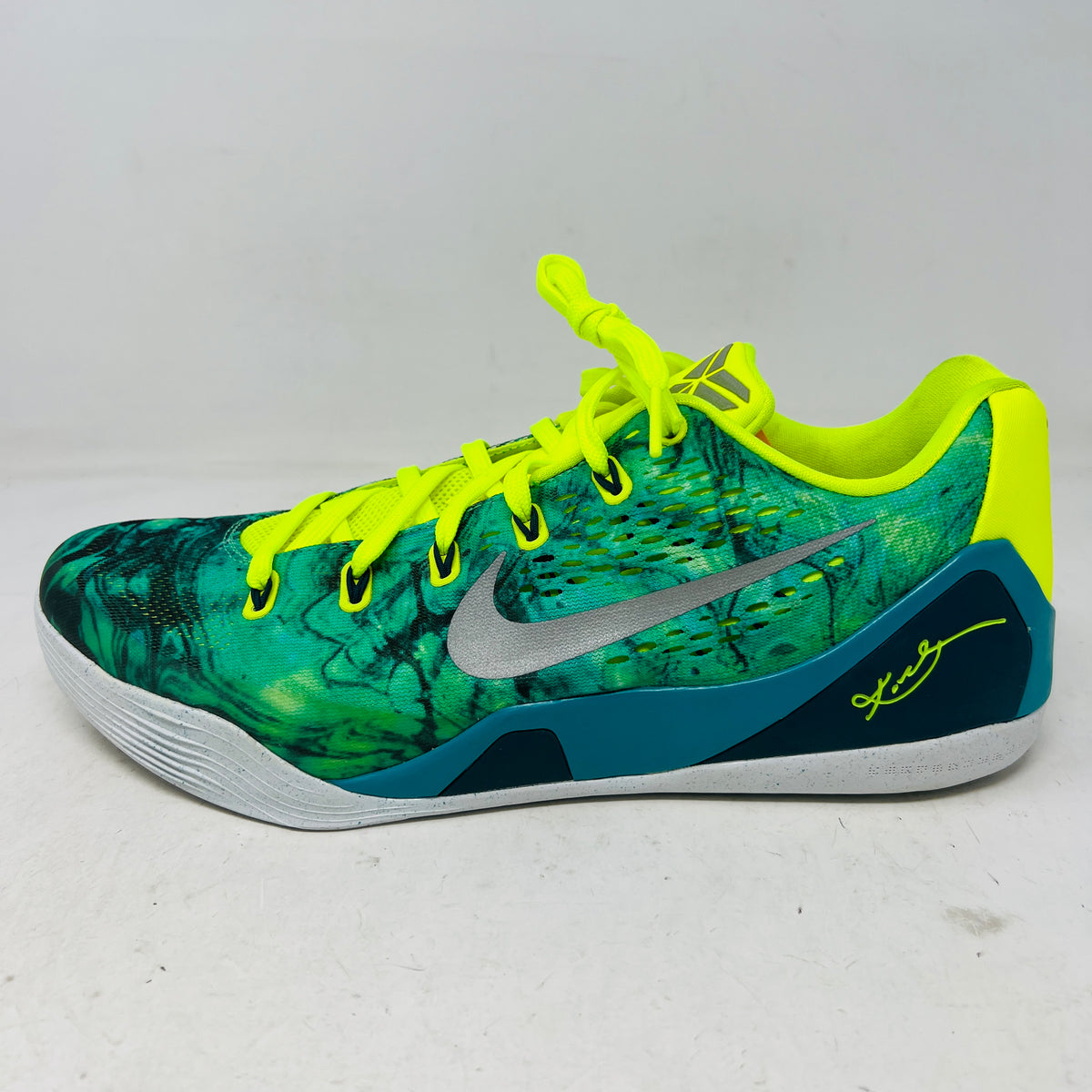 Kobe 9 Easter Sneakers Nike Kobe 9 EM Low Easter – Holy Ground main image 3
