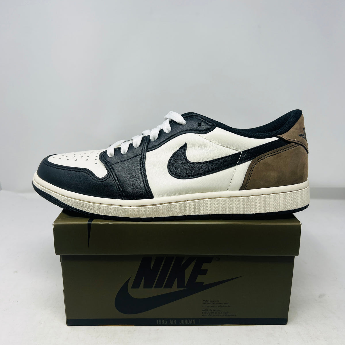 Jordan 1 Retro Low OG Mocha