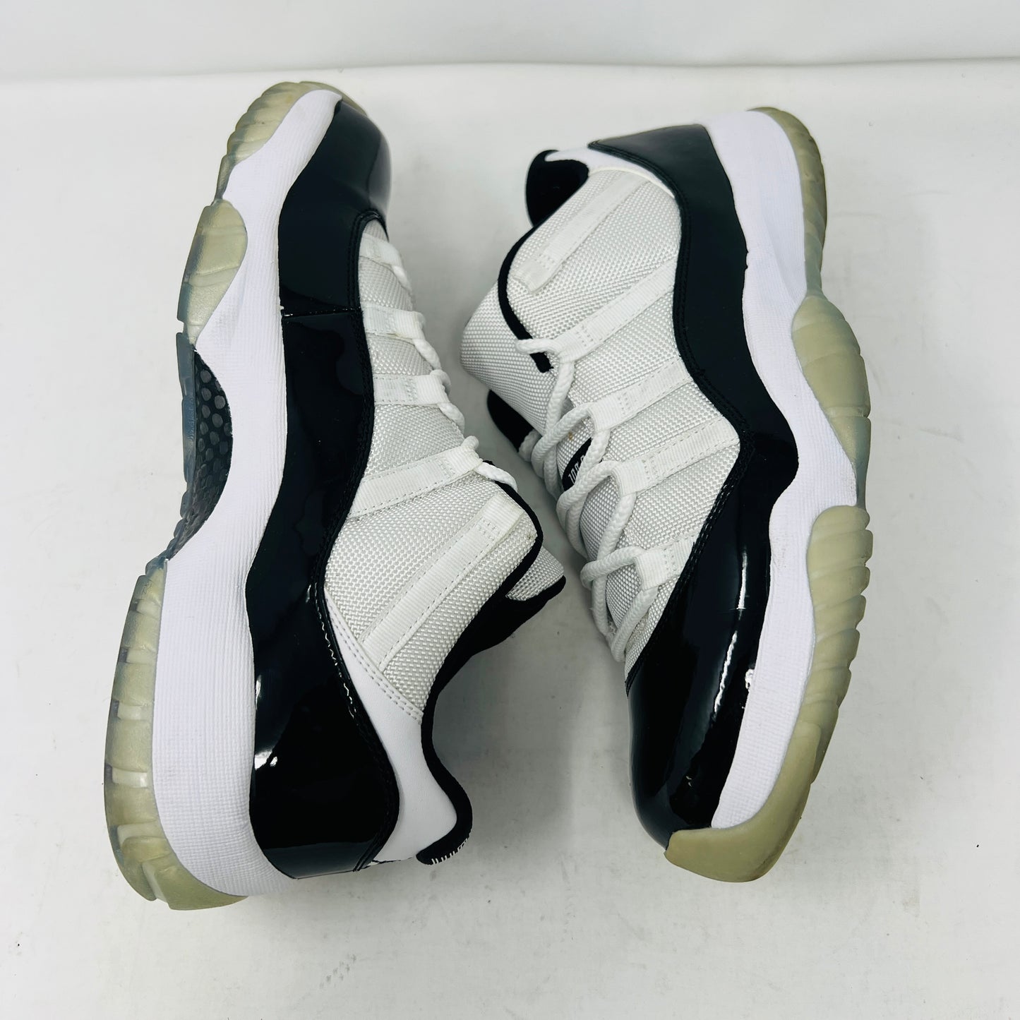 Jordan 11 Retro Low Concord