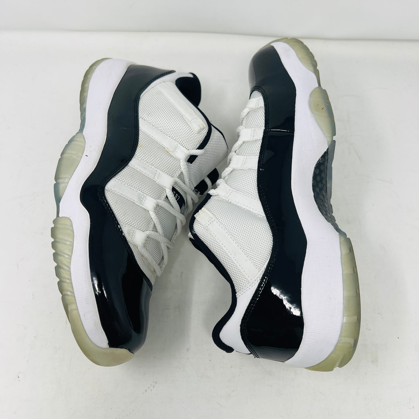 Jordan 11 Retro Low Concord