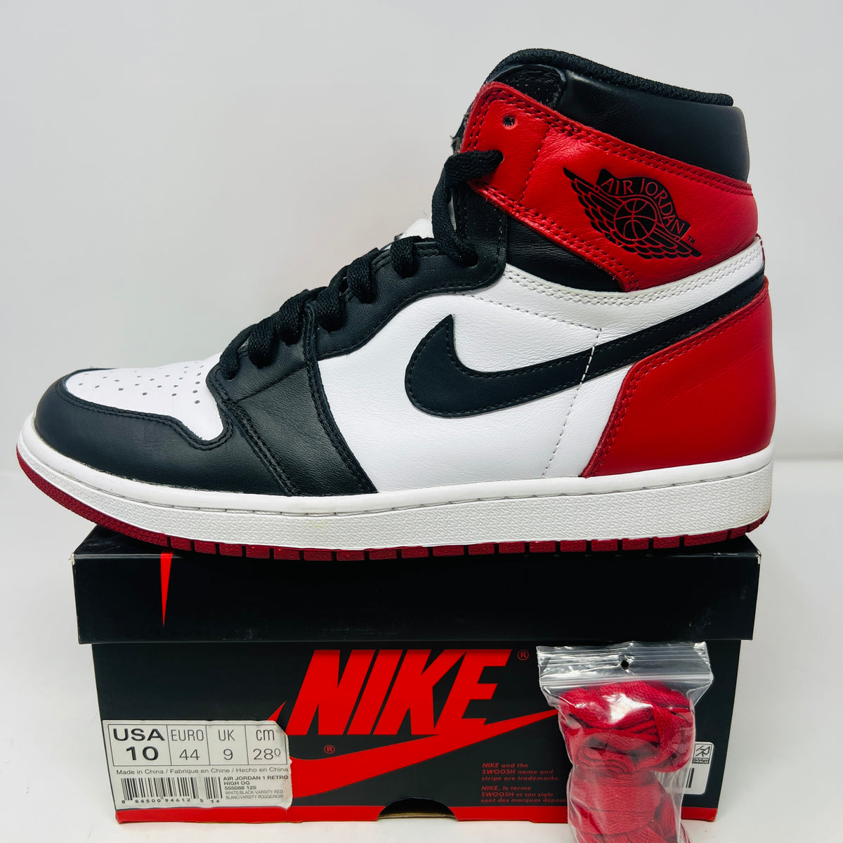 Jordan 1 Retro Black Toe (2016)