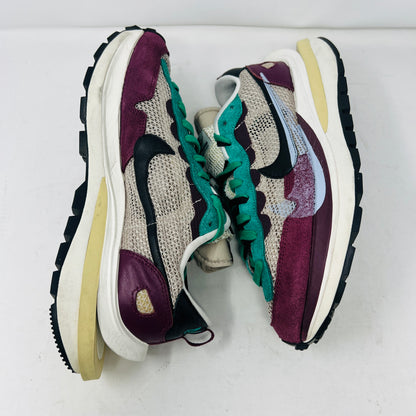 Nike Vaporwaffle sacai Villain Red Neptune Green