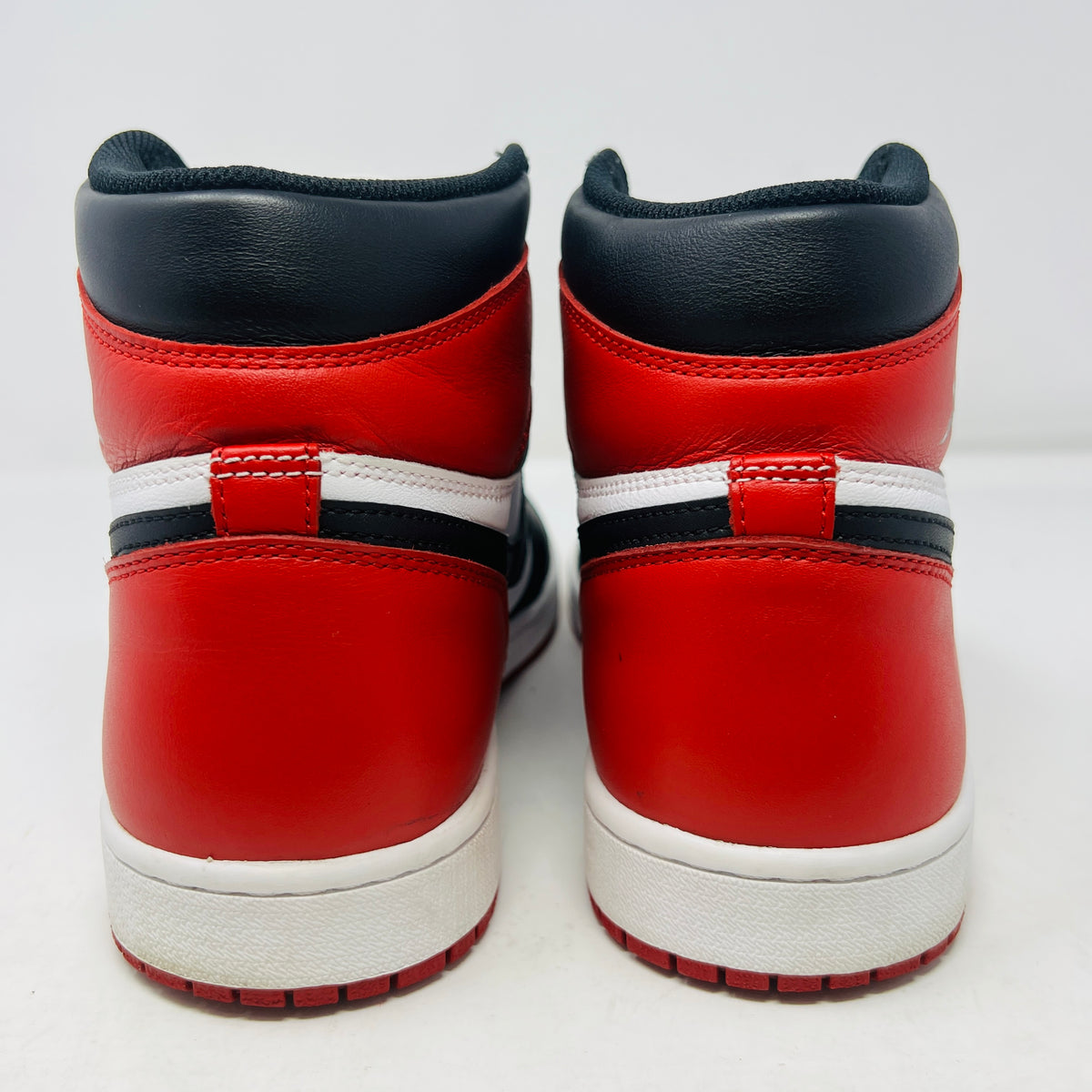 Jordan 1 Retro Black Toe (2016)