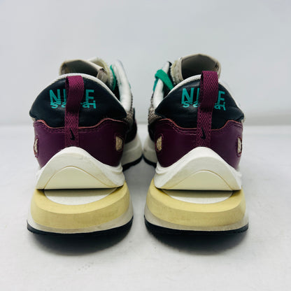 Nike Vaporwaffle sacai Villain Red Neptune Green
