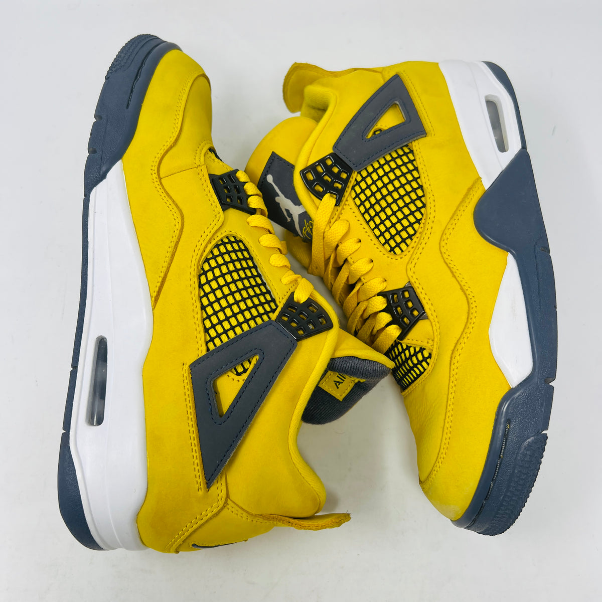 Jordan 4 Retro Lightning (2021)
