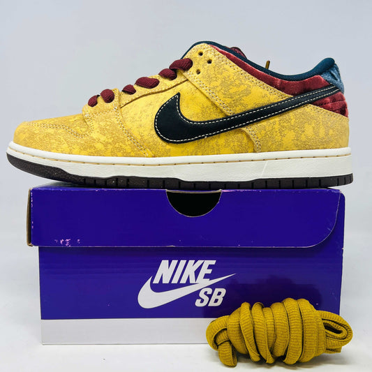 Nike SB Dunk Low City of Cinema sneakers with extra laces, brand new condition, 2024 release.