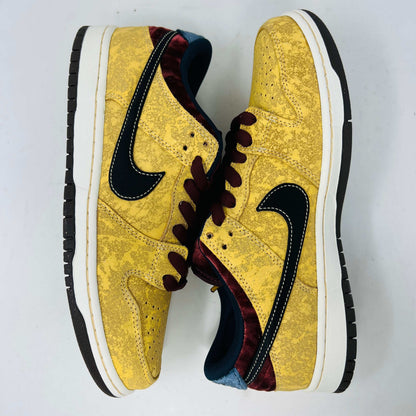 Nike SB Dunk Low City of Cinema sneakers, brand new condition with extra laces, 2024 release.