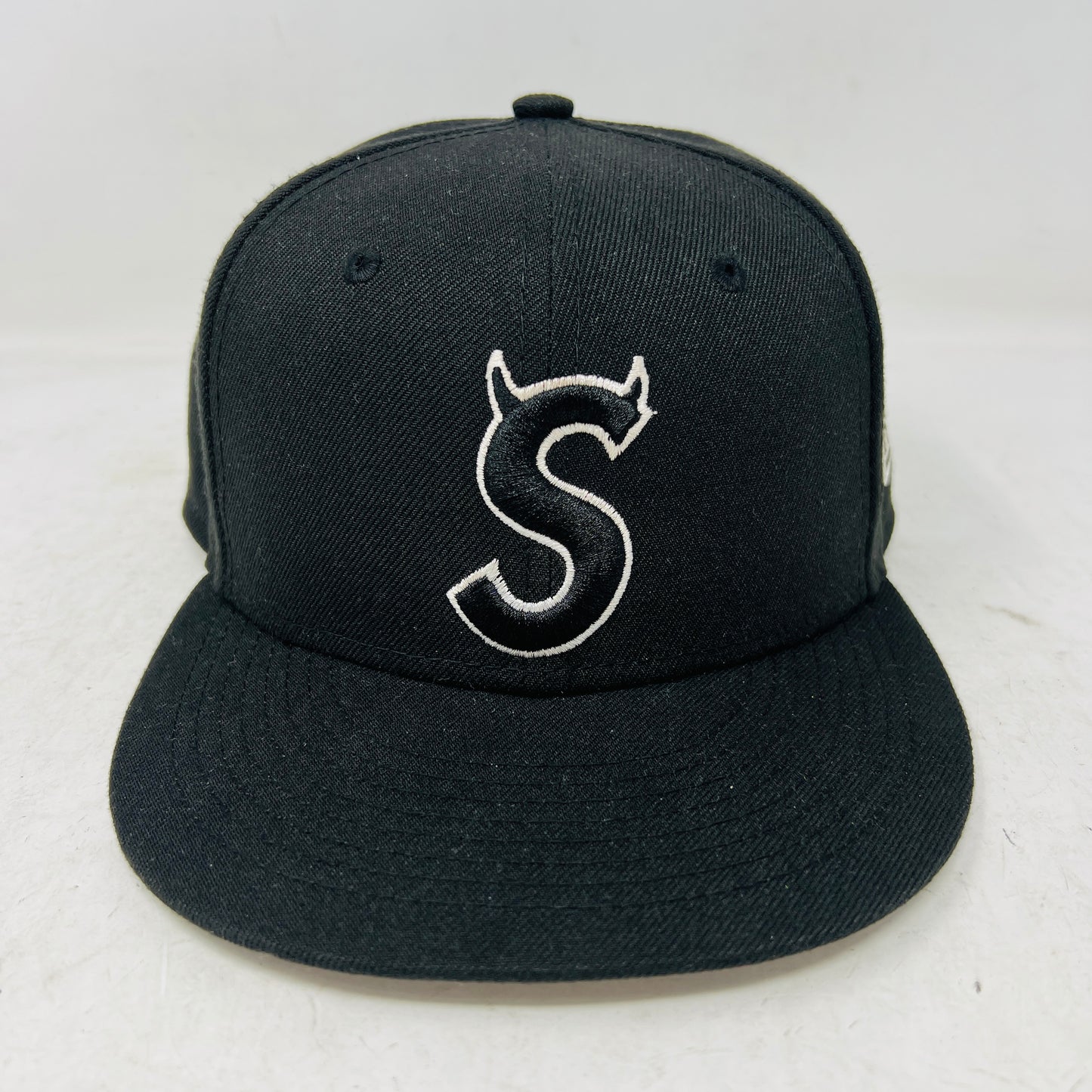 Supreme S Horn Logo New Era Black