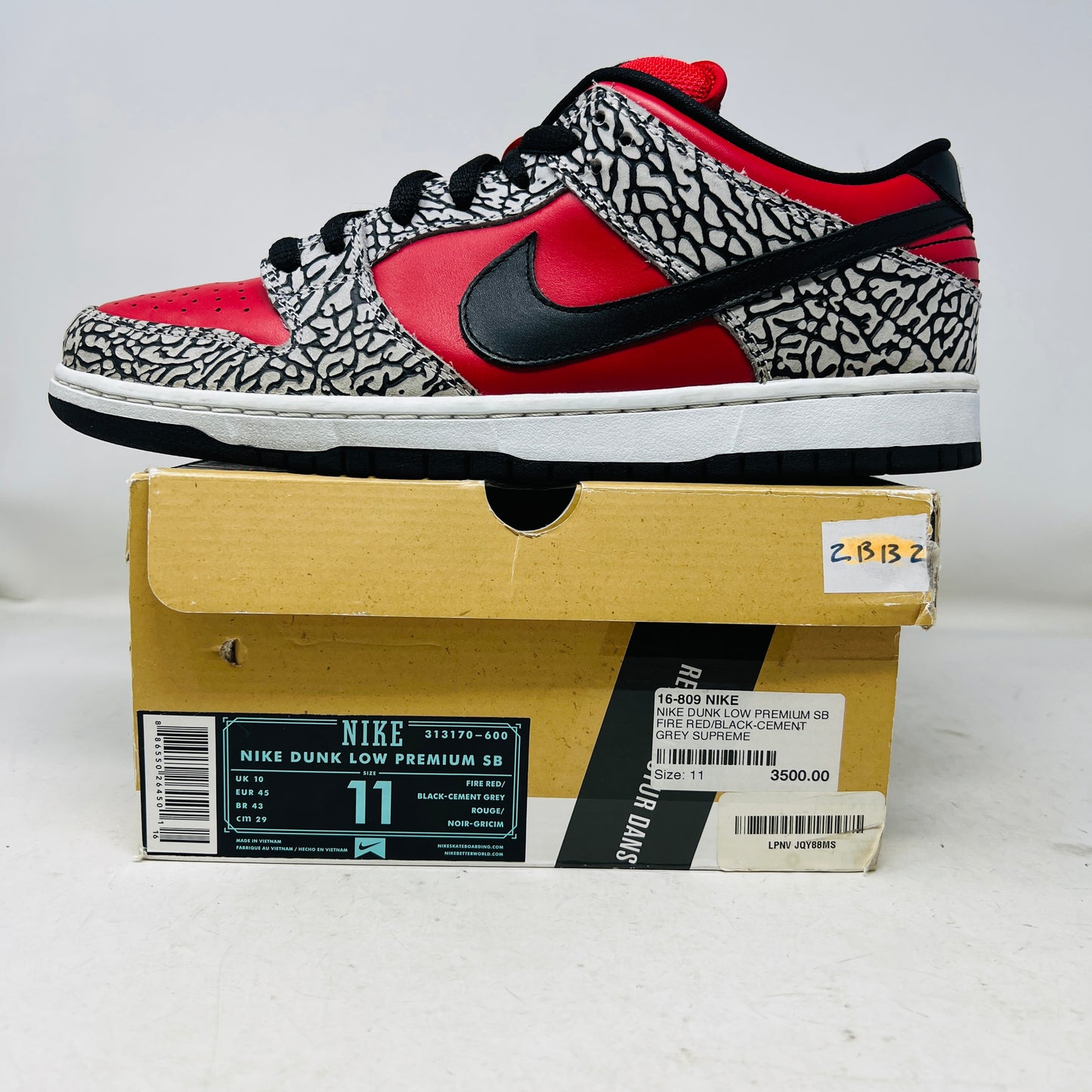 Nike SB Dunk Low Supreme Red Cement (2012)