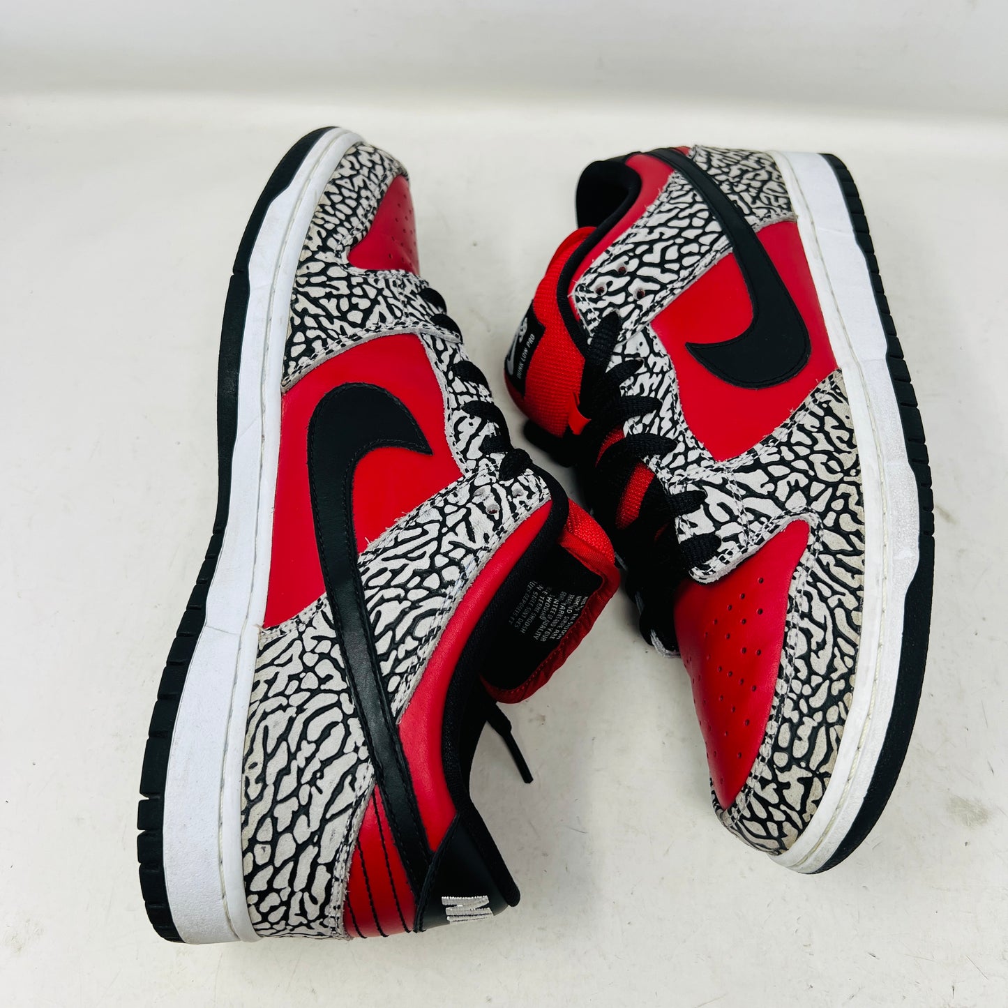 Nike SB Dunk Low Supreme Red Cement (2012)