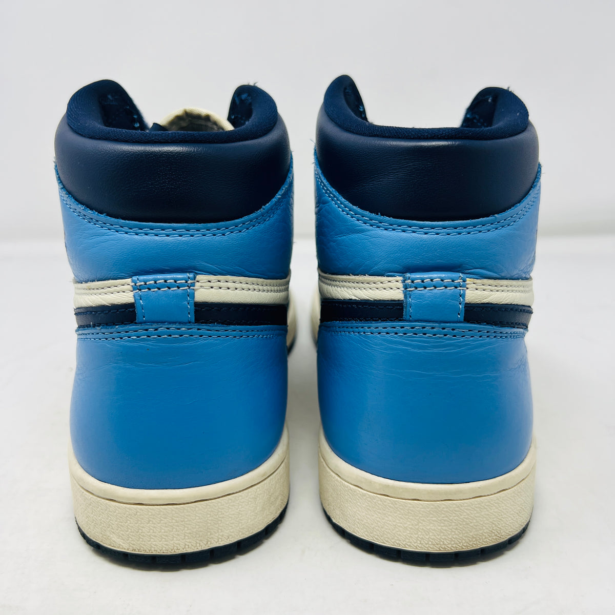 Jordan 1 Retro High Obsidian
