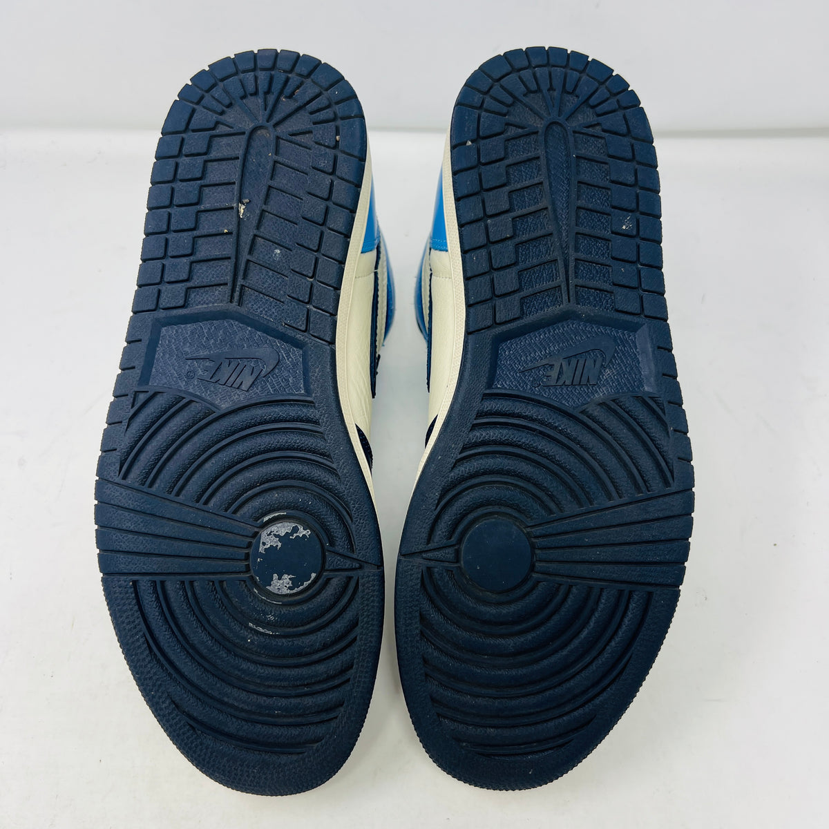 Jordan 1 Retro High Obsidian