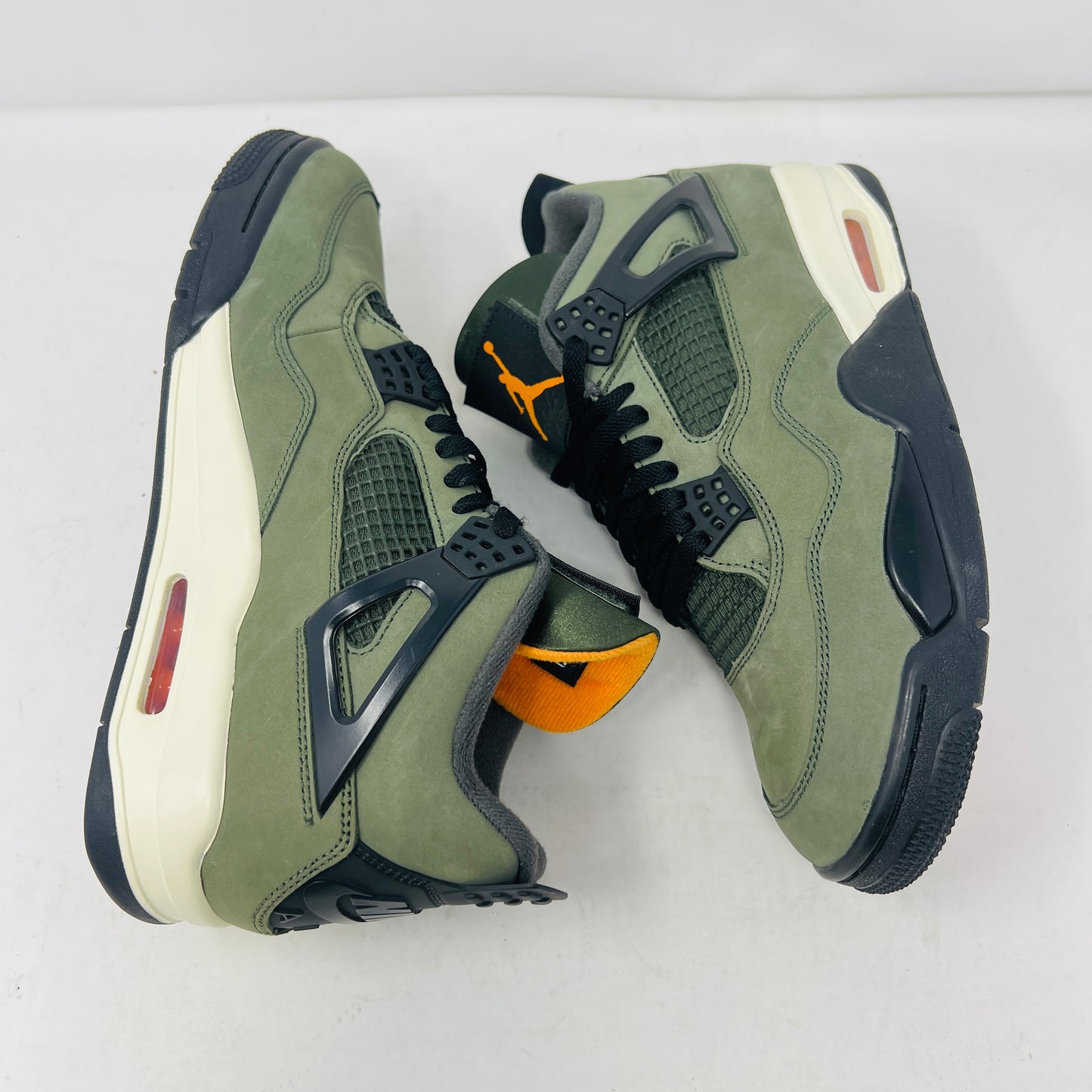 Jordan 4 Retro OG SP Undefeated (2025)