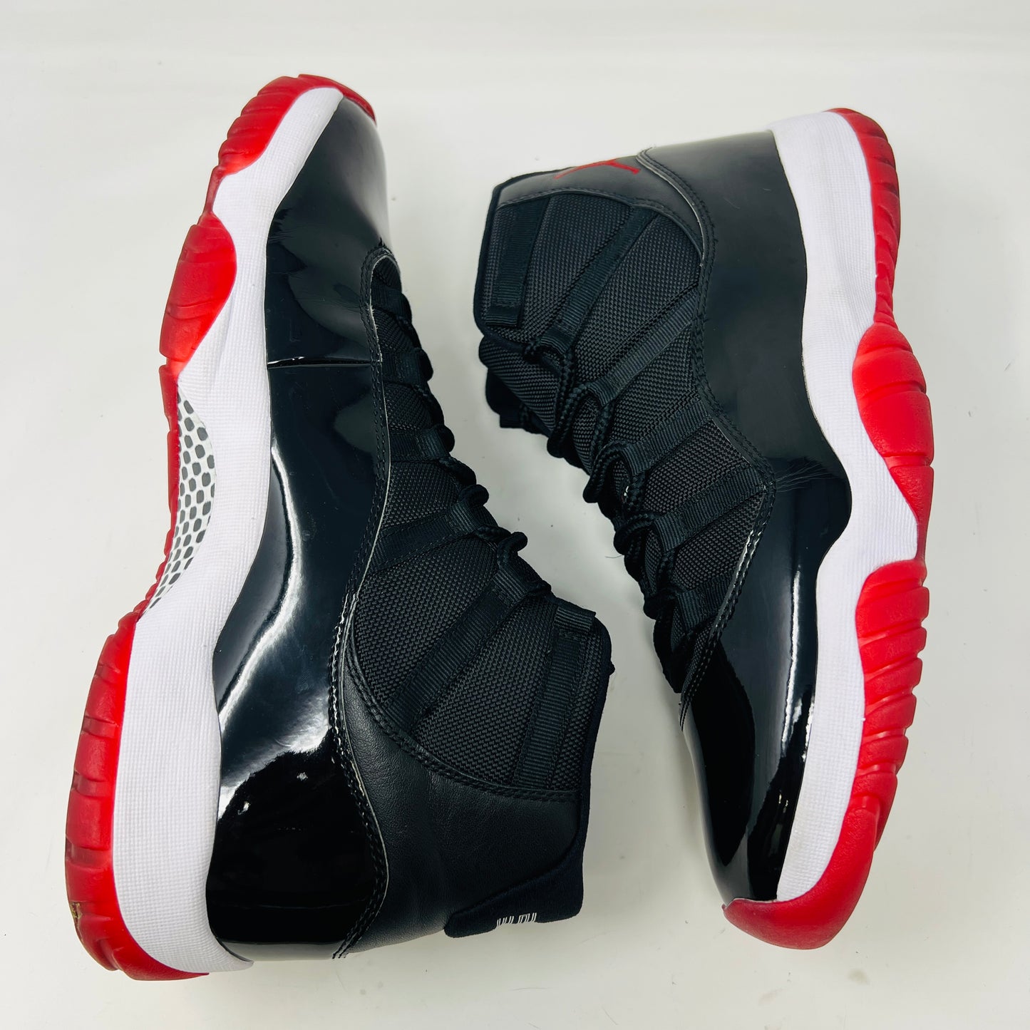 Jordan 11 Retro Playoffs Bred (2019)