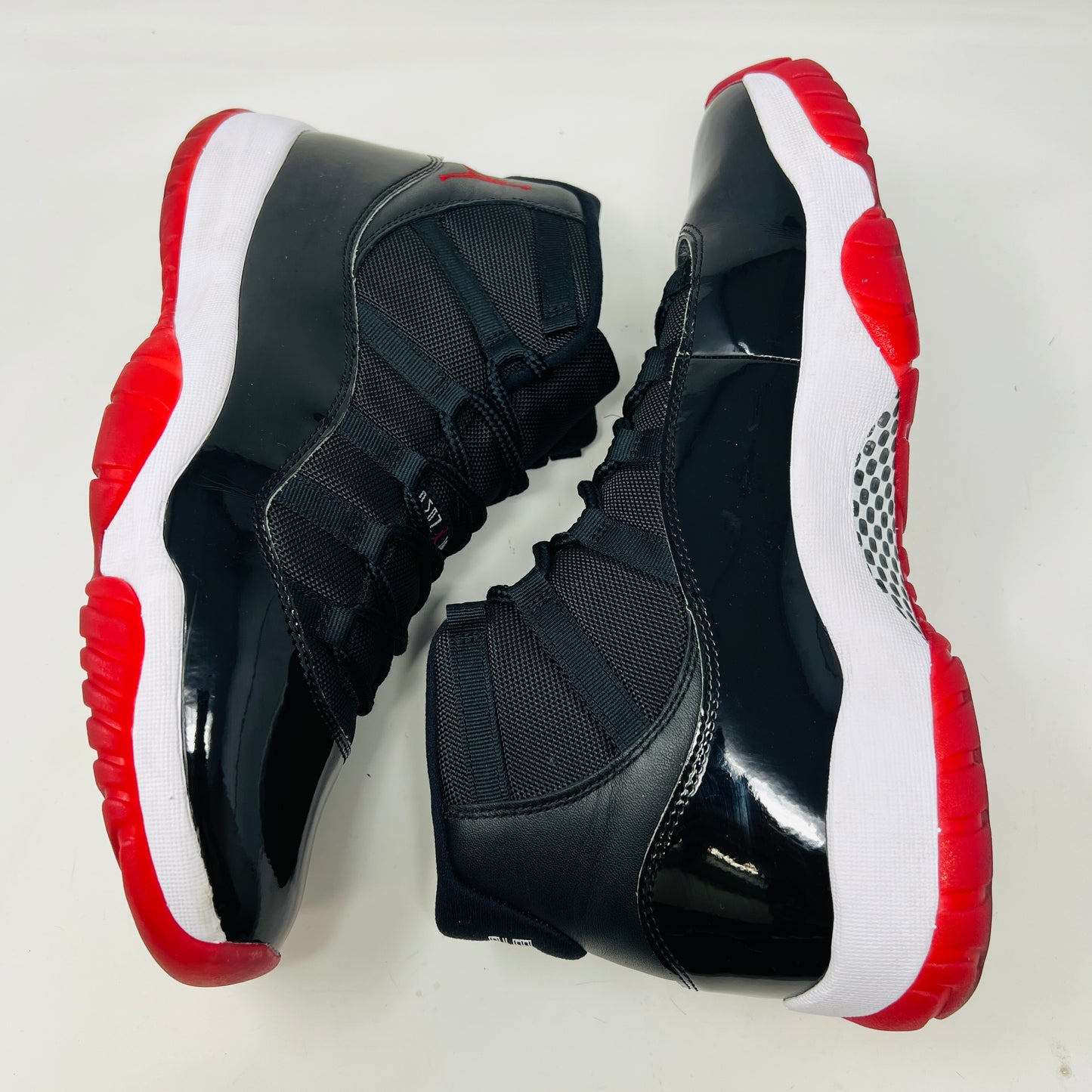 Jordan 11 Retro Playoffs Bred (2019)