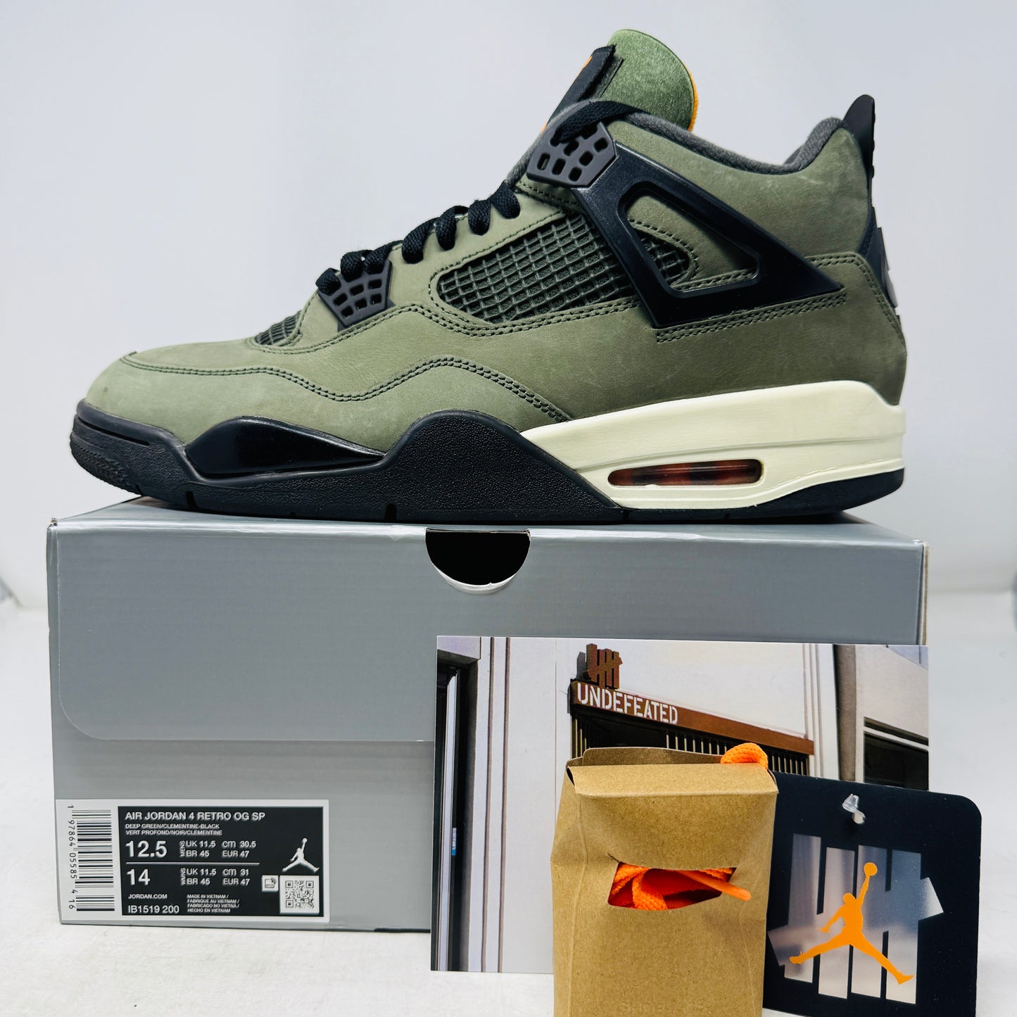 Jordan 4 Retro OG SP Undefeated (2025)